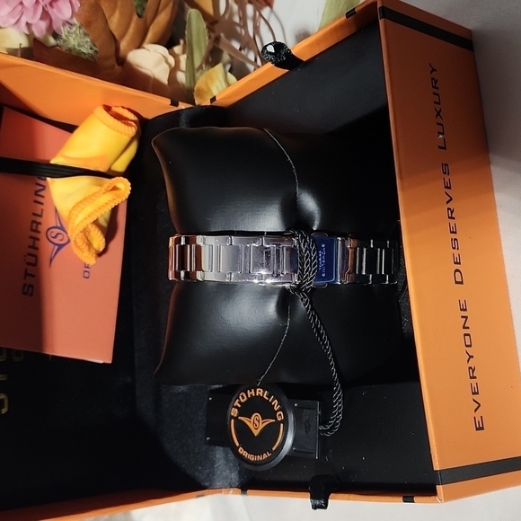 NWT LUXURY WOMAN'S SYMPHONY QUARTZ 32MM WATCH - Picture 4 of 4